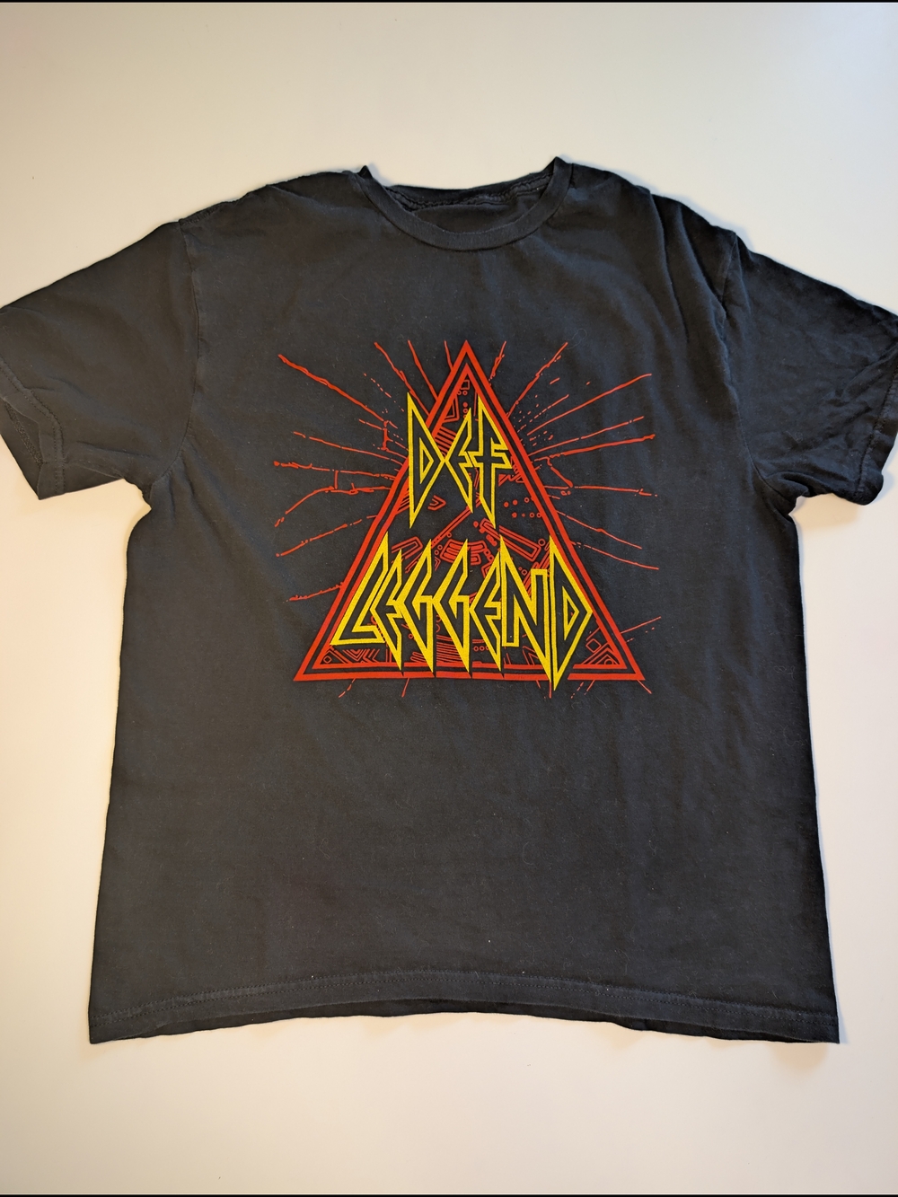 Def Leggend 2024 Tour Shirt - Rock Tribute Graphic Tee - M - Indie Sleaze